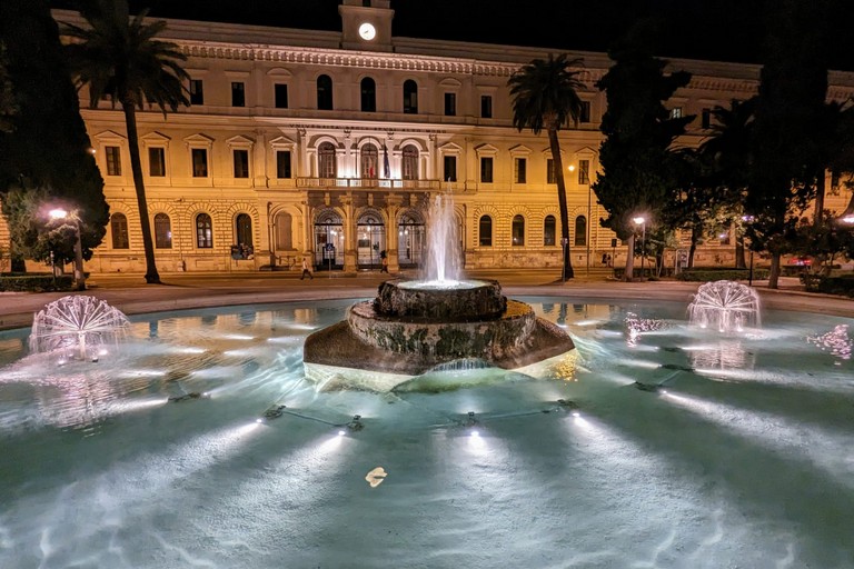 fontana piazza umberto