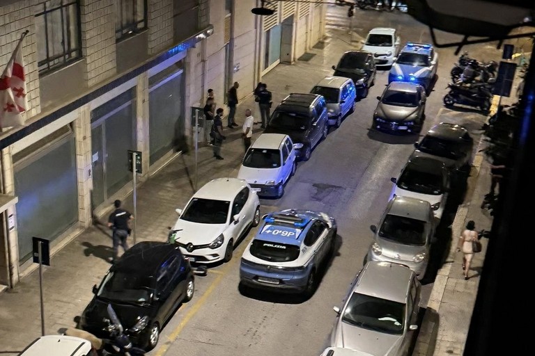 Polizia all'Umbertino. <span>Foto CSZU</span>