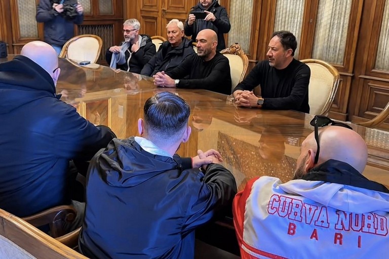 Incontro ultras col sindaco Leccese. <span>Foto Staff sindaco </span>