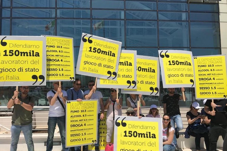 La manifestazione in Regione di Non Siamo Solo Numeri