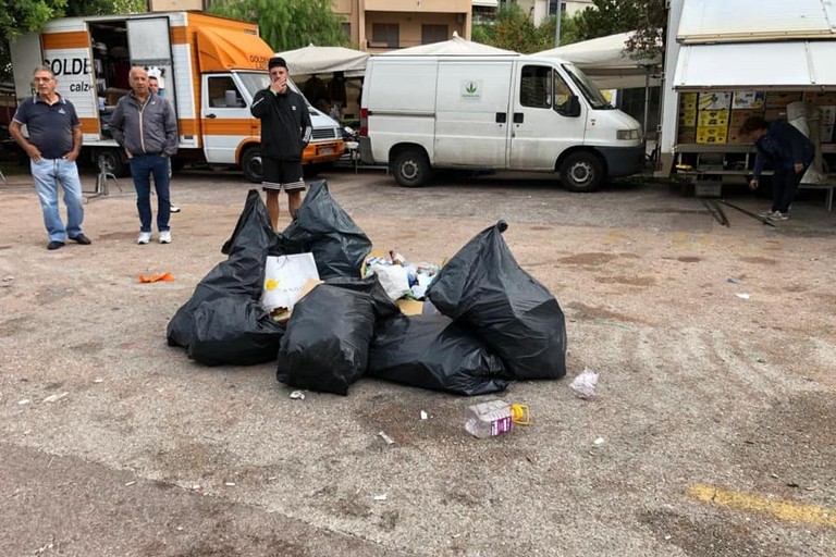 rifiuti dopo il bottellon