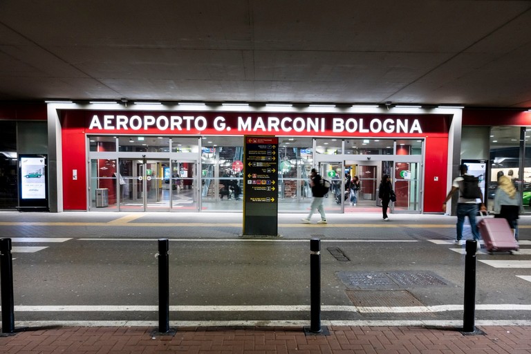 aeroporto bologna hd