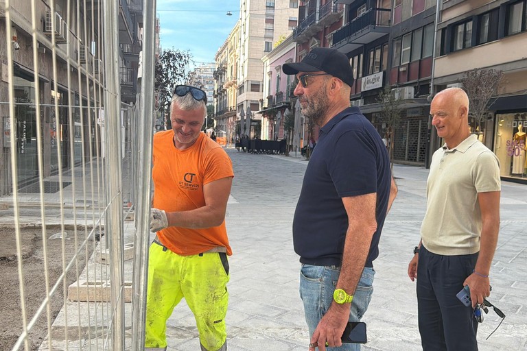 Il sindaco Leccese sul cantiere di via Argiro. <span>Foto Comune di Bari </span>