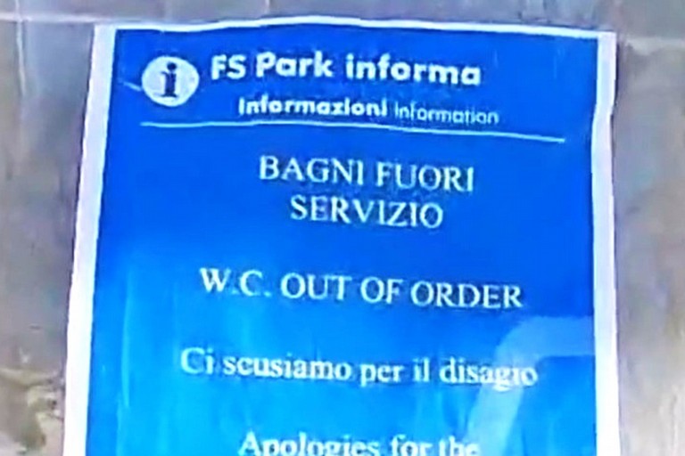 Bagno fuori servizio - avviso