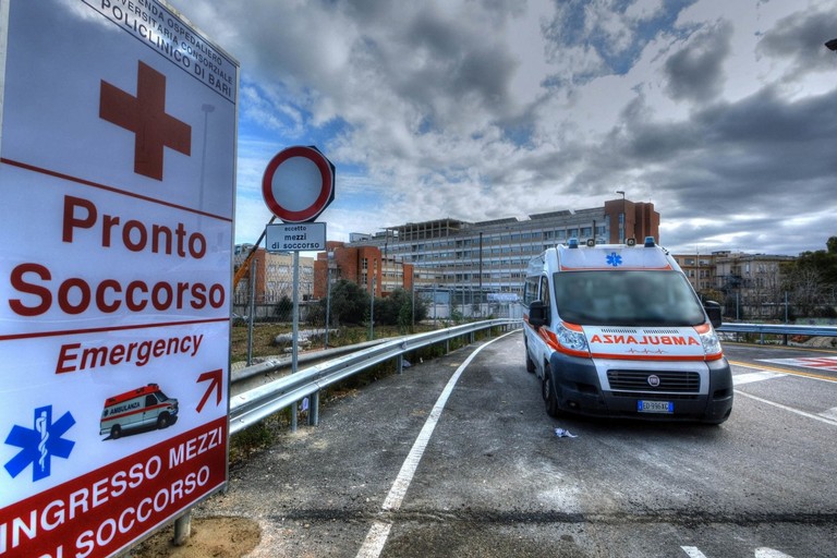 Incidente in un cantiere al quartiere Libertà, ferito un operaio 34enne