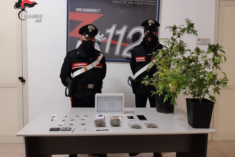 bari carabinieri droga JPG