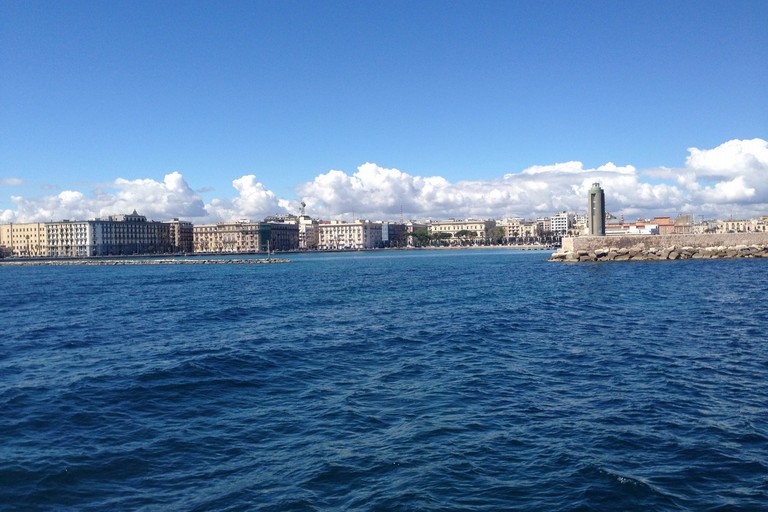 Bari vista dal mare