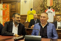 David Platt torna a Bari, l'ex calciatore inglese premiato a Palazzo di città