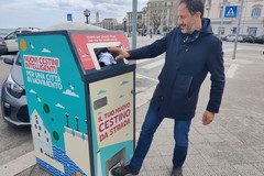 Installati oggi a Bari i primi cestini gettacarte intelligenti