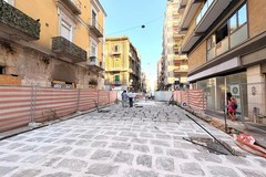 Riqualificazione via Manzoni, proseguono i lavori di pavimentazioni e marciapiedi