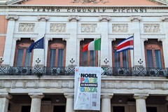 Bari celebra l'indipendenza della Costa Rica: bandiera su Palazzo di Città