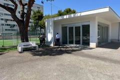 Atti vandalici nel giardino di via Siponto e nella pineta San Luca, Comune affida gestione alle associazioni