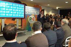 Matteo Renzi rilancia la campagna del Pd da Bari