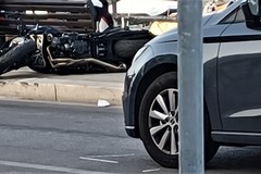 Impatto auto-moto a Santo Spirito: traffico in tilt sul lungomare
