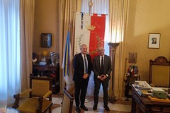 Il consigliere dell'ambasciata di Francia in Italia fa tappa a Bari, l'accoglienza a Palazzo di Città