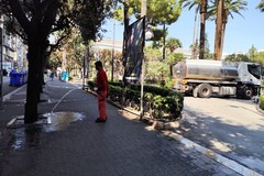 Caldo e siccità, a Bari scatta l’irrigazione di soccorso per il verde urbano