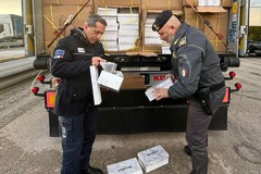 Quasi 120mila calzature di contrabbando sequestrate nel porto di Bari