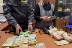 Trasporto valuta non dichiarata, al Porto di Bari sequestrati oltre 390mila euro