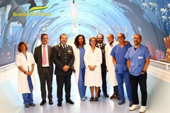 Ospedale pediatrico Giovanni XXIII di Bari, donati 7mila euro raccolti dalla guardia di finanza