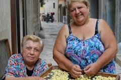 Lutto a Bari Vecchia: morta la mamma di Nunzia delle orecchiette