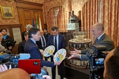 La Coppa Davis a Bari. I vertici FITP omaggiati con le ceramiche di Terlizzi