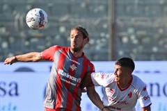 Coppa Italia, un Bari sfortunato si piega solo ai rigori alla Cremonese