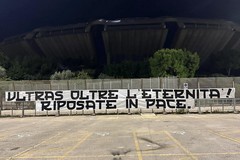 Gli ultras del Bari vicini al dolore della città di Foggia