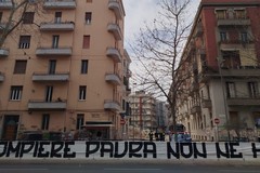 Gli ultras del Bari omaggiano i pompieri eroi di via De Amicis