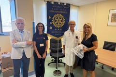 Il Rotary Club Bari Alto “Terra dei Peuceti” dona caschi refrigeranti all'oncologia del San Paolo
