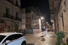Crepe e porte che non si chiudono, un'altra palazzina sgomberata in centro a Bari