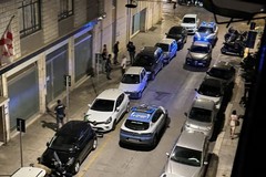Urla e bidoni gettati in strada: ancora una notte difficile all'Umbertino