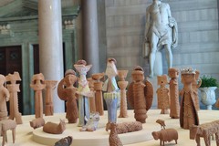 S'inaugura nel Colonnato del Palazzo Metropolitano di Bari il presepe arcaico di Raffaele Spizzico