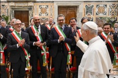 Il sindaco di Bari in udienza da Papa Leone XIV