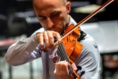 Impatto camion con bicicletta: morto a Bari il violinista Enrico Vacca