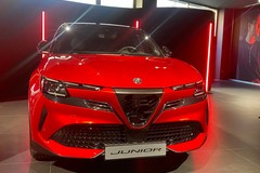 Maldarizzi svela a Bari la nuova Alfa Romeo Junior, il suv più piccolo di Alfa