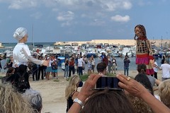 Amal è arrivata a Bari, accolta a Torre a Mare dal garante Abbaticchio e una Grande Nonna