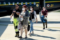 Emergenza Ucraina, arrivano a Bari una paziente oncologica e due militari feriti