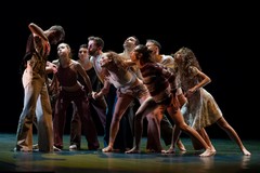 Stagione teatrale Bari, al Piccinni la danza contemporanea di "Ballade"
