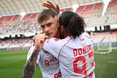 Il Bari vince e torna nei playoff, il Pisa festeggia la A: 1-0 al San Nicola