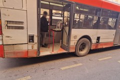 Forza Italia Bari: «Basta cittadini e turisti in lunga attesa di bus inquinanti»