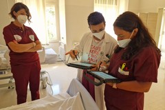 All'oncologico di Bari arriva la cartella clinica elettronica, i tablet al letto del paziente