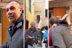 Cassano torna a Bari Vecchia dopo 16 anni: e Rosa lo accoglie lanciandogli orecchiette