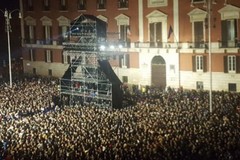 Centomila in piazza con Mengoni, grande successo per il concertone