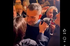 L'abbraccio tra Schlein e Decaro a Bari: «Grazie per esserti messo a disposizione»