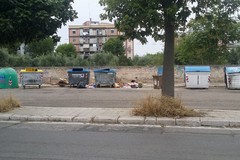 Erbacce e rifiuti abbandonati al Quartierino, la protesta dei residenti
