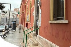 Scuola Diaz di Carbonara, sabato 25 Retake Bari pitturerà le pareti vandalizzate