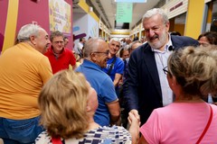 Emiliano e Pentassuglia all'apertura del nuovo mercato contadino di Bari: "Cibo che esprime identità"
