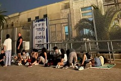 Stasera il concerto di Marco Mengoni a Bari, fan accampati all'esterno del Della Vittoria