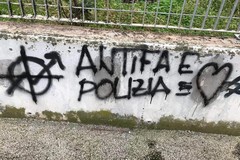 Scritte fasciste al Socrate, gli studenti: «Attacco mirato»