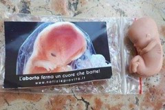 Feto di gomma gadget a Verona, Arcigay Bari: «Noi vogliamo distribuire diritti»